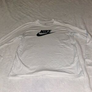 white nike long sleeve tee